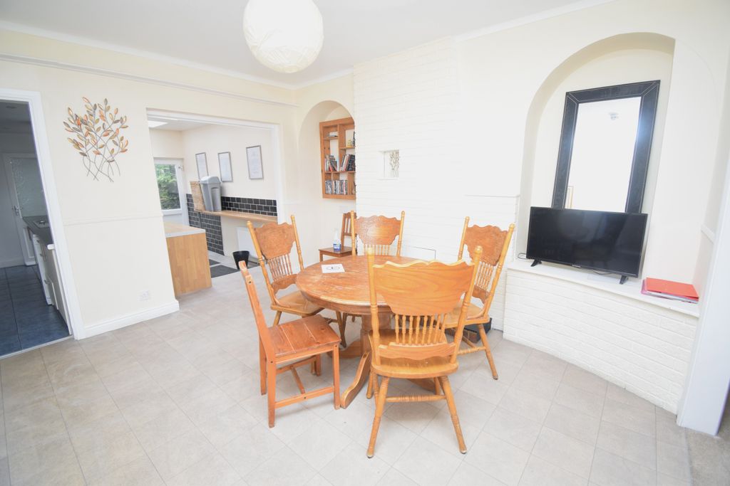 Property photo 3 of 7 Dining Room