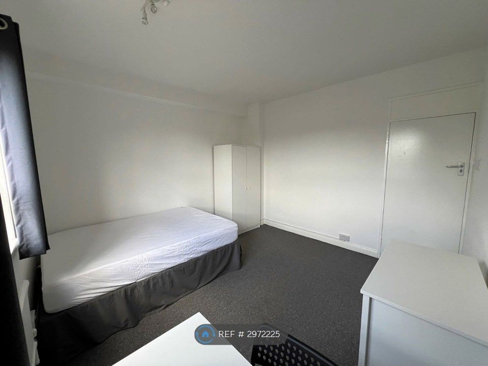 Property photo 1 of 28