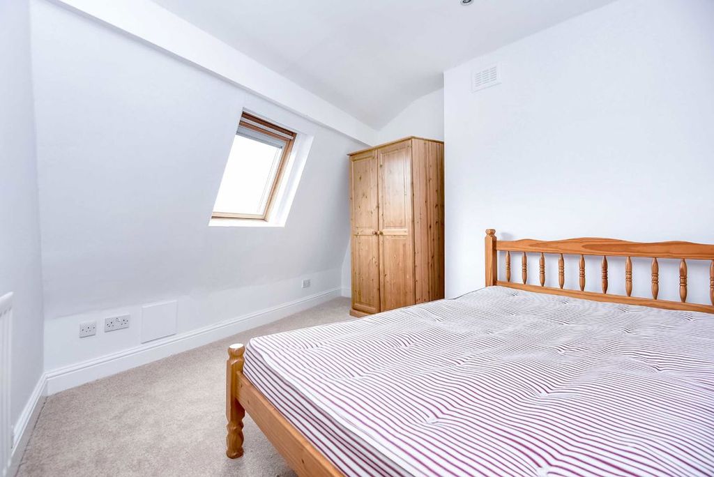 Property photo 3 of 4