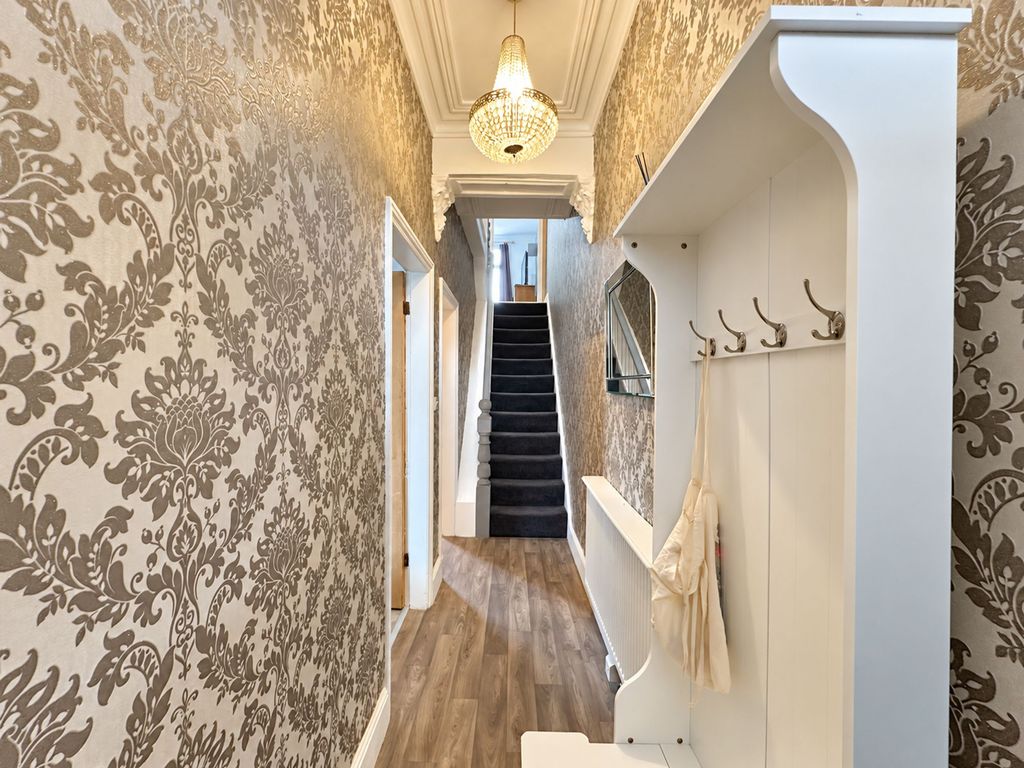 Property photo 3 of 17 Hallway