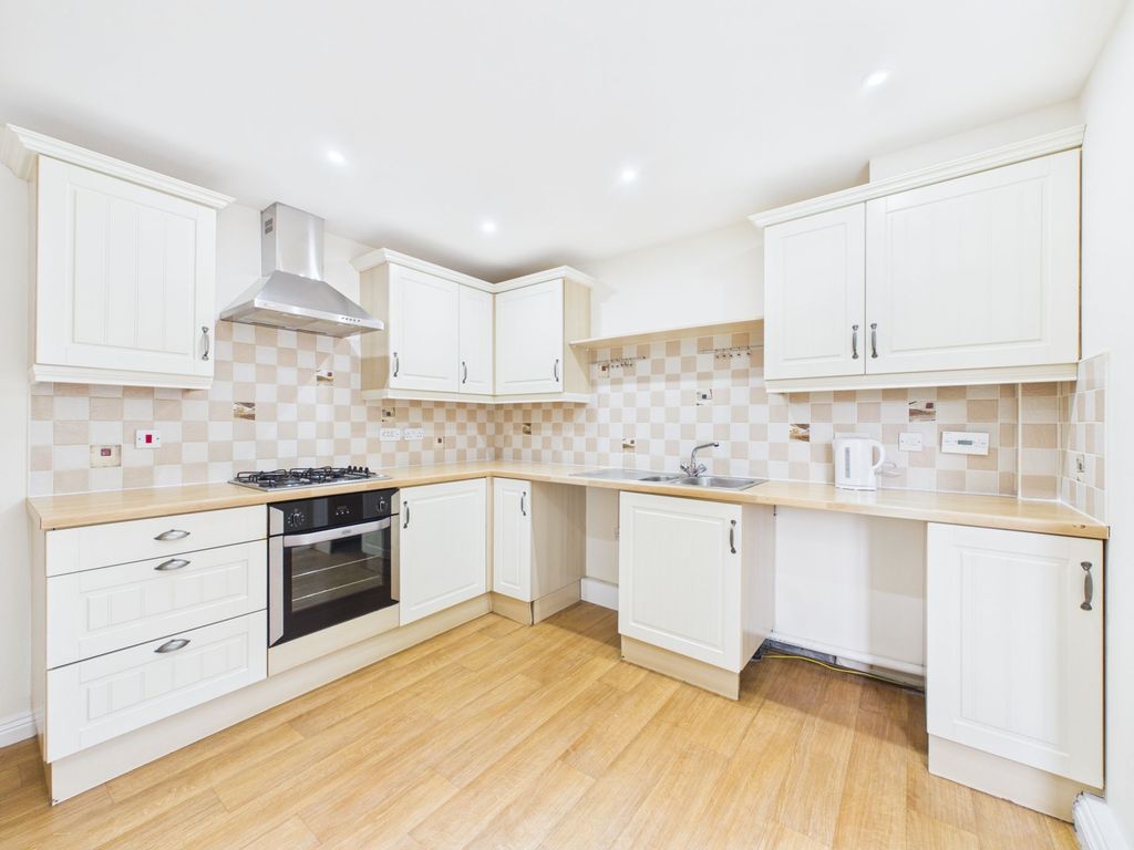 Property photo 3 of 16 Kitchen / Diner
