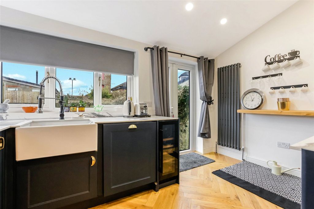 Property photo 3 of 21 Picture No. 05