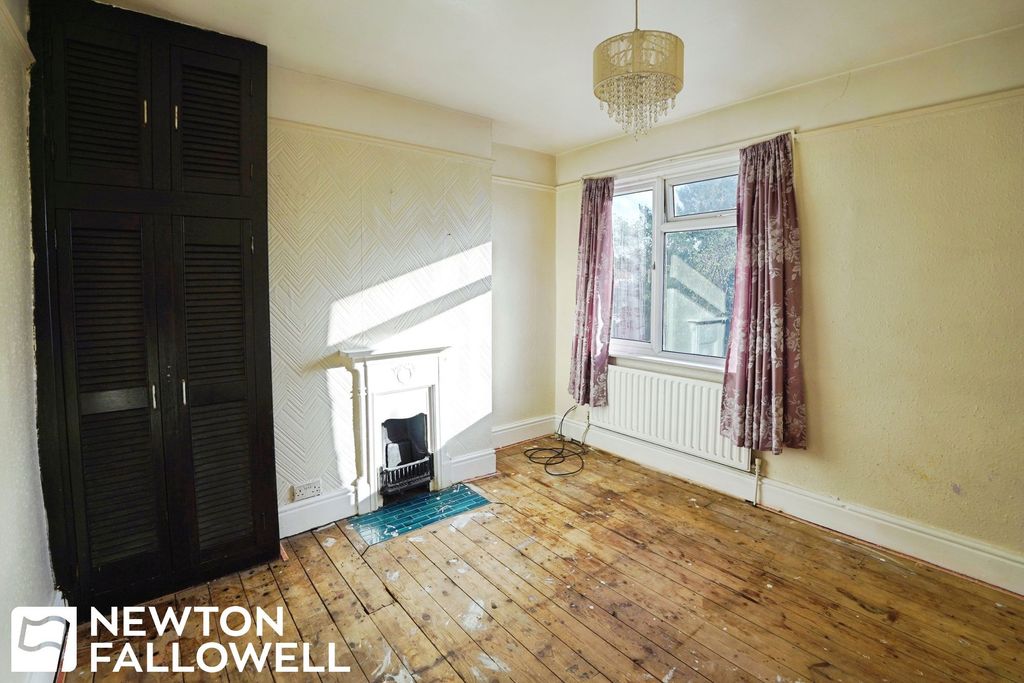Property photo 2 of 11