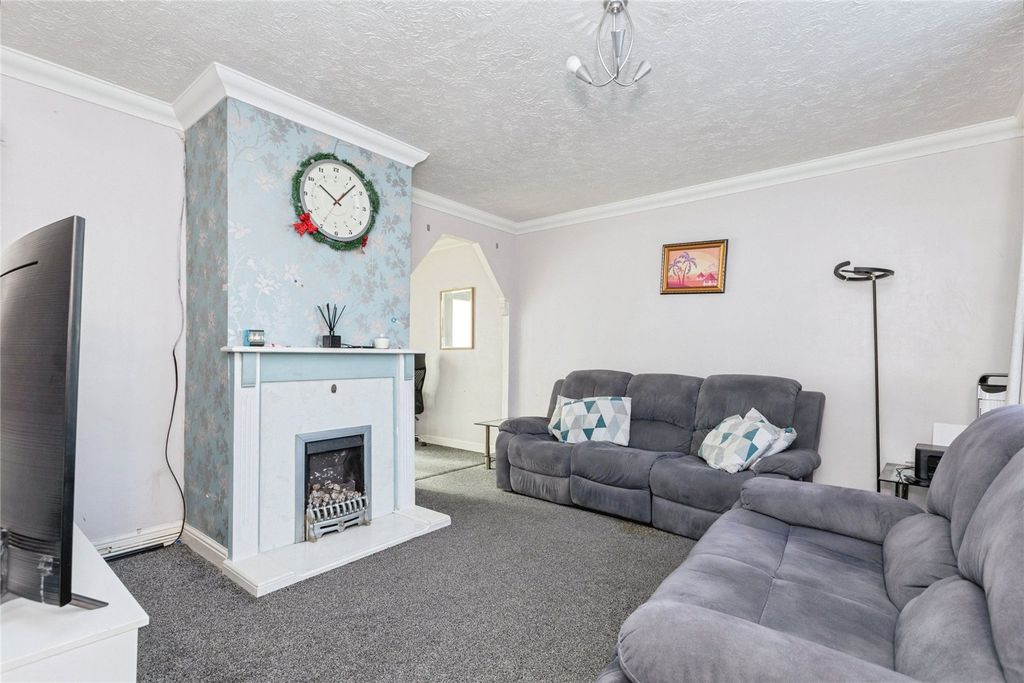 Property photo 2 of 17 Picture No. 34