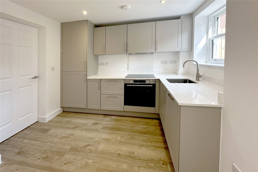 Property photo 2 of 8 Picture No. 04