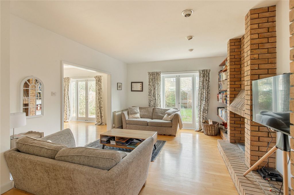 Property photo 2 of 15 Sitting Room