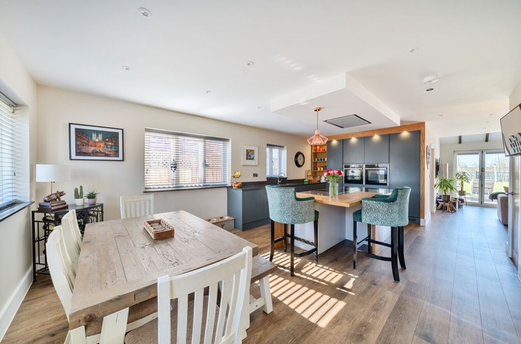 Property photo 3 of 26 1272487 (4)