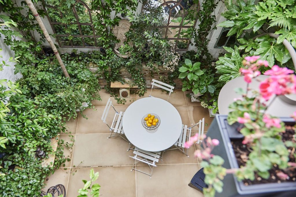 Property photo 2 of 13 Juliet-Murphy-Photography-Wellington-Sq-Web-21.Jpg