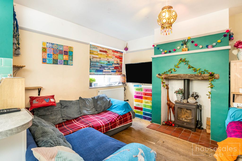 Property photo 2 of 9