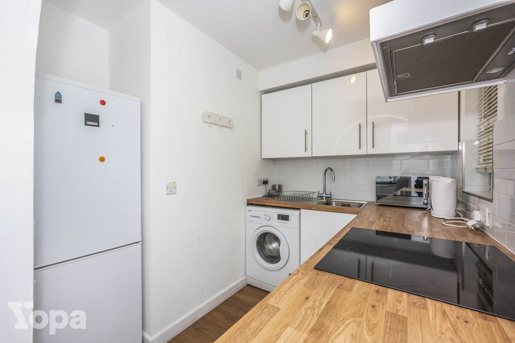 Property photo 2 of 13 Kitchen