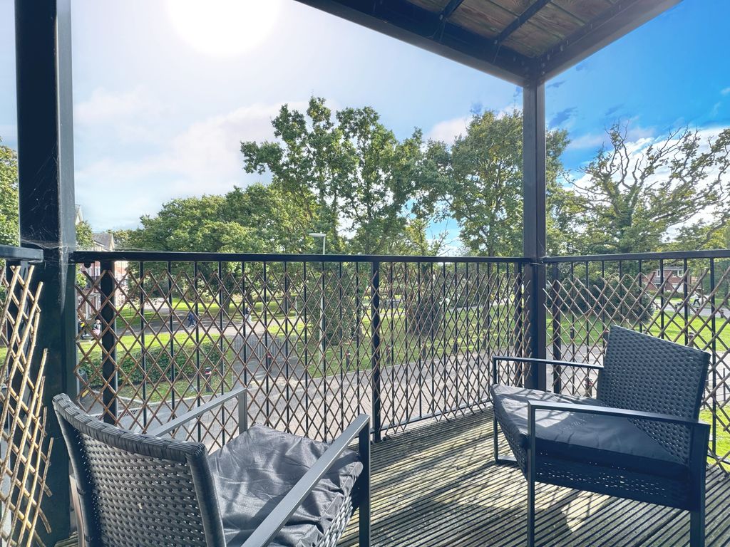 Property photo 2 of 9 Balcony