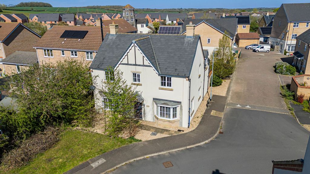 Property photo 1 of 36