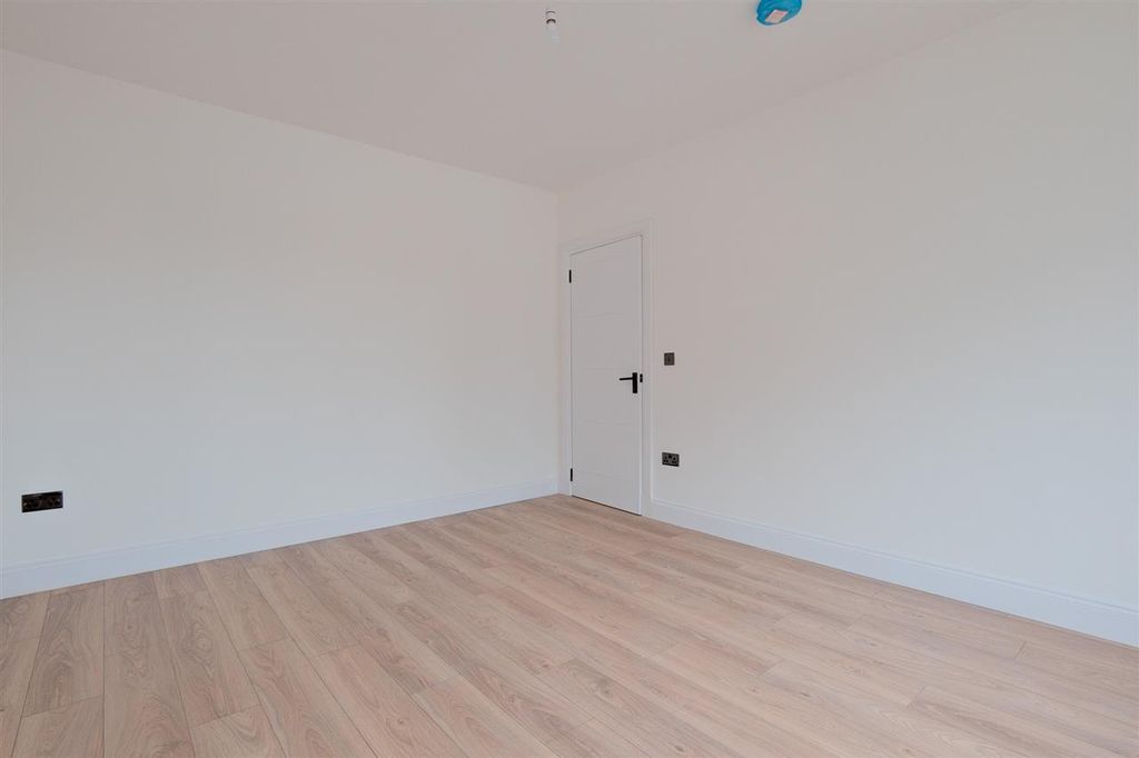 Property photo 3 of 26