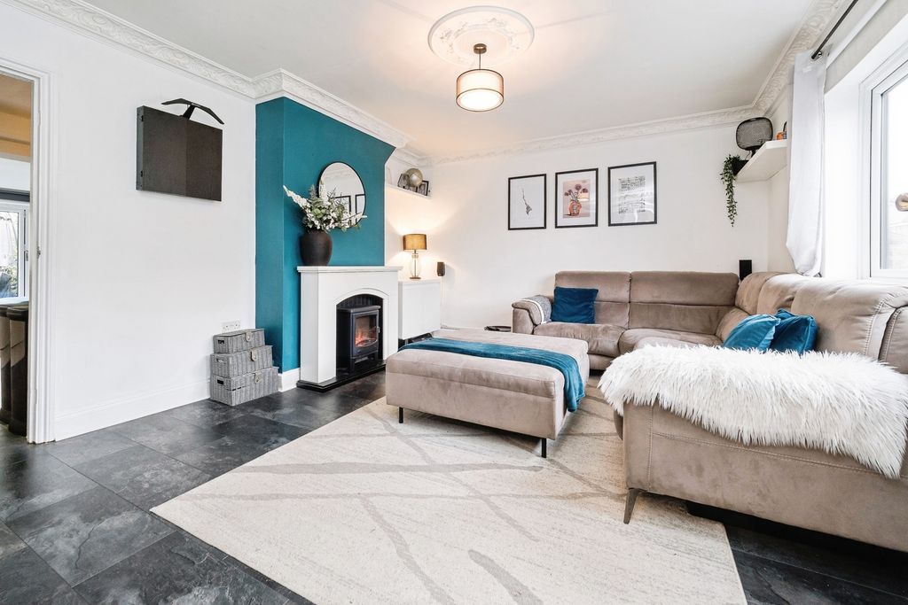 Property photo 2 of 20 Lounge