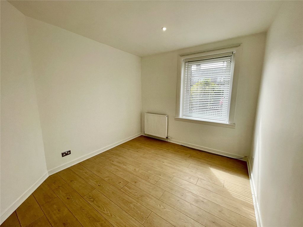 Property photo 3 of 10 Photo 3