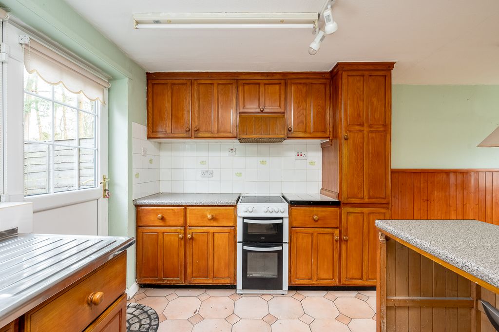 Property photo 3 of 15 7Stmatthewsclose10