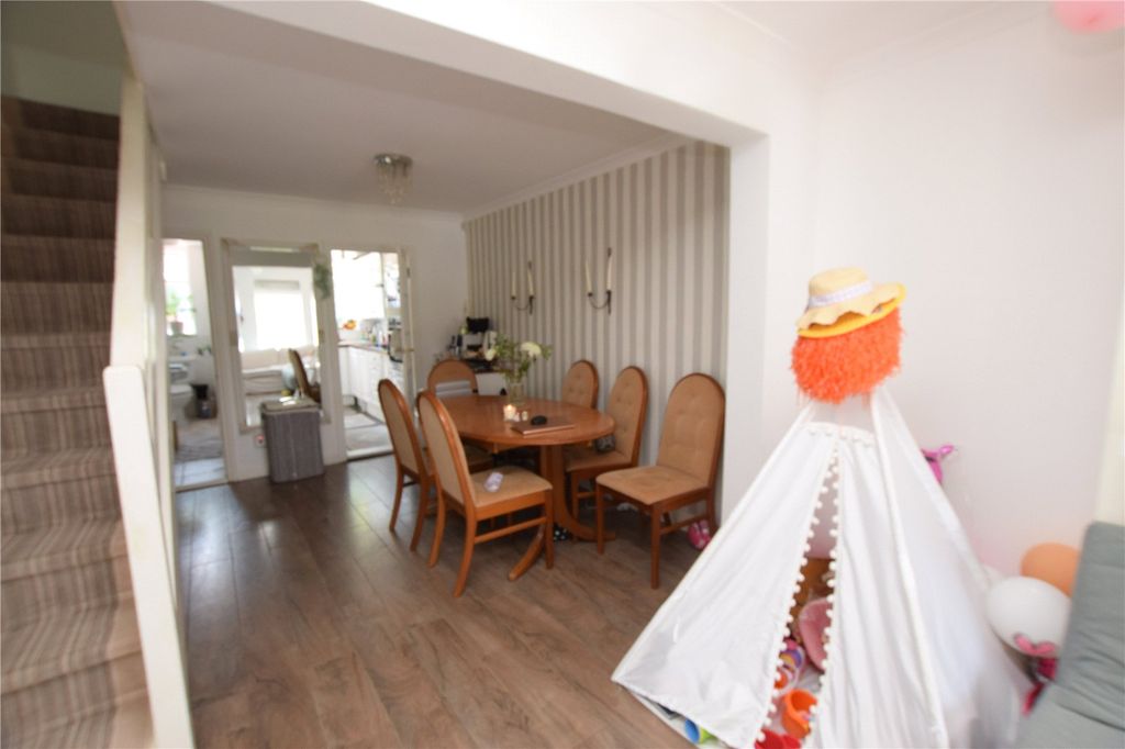 Property photo 2 of 9 Picture No. 24