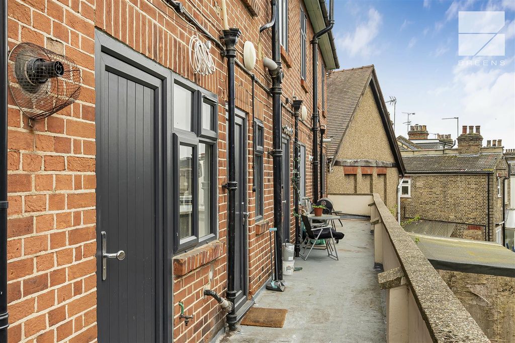 Property photo 1 of 18 2_77329_Watermarked.Jpg