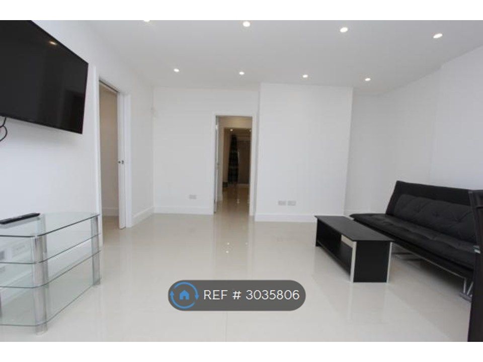 Property photo 3 of 30 Reception Before Furnishing