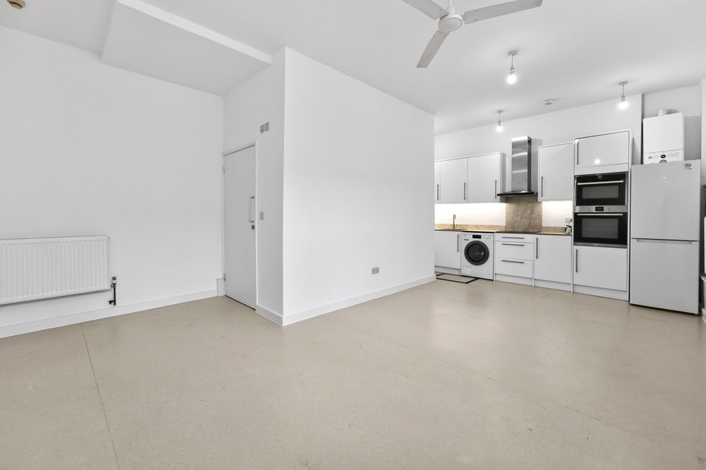 Property photo 1 of 15 Kitchen/Reception