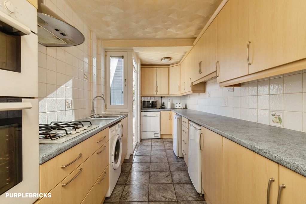 Property photo 3 of 26
