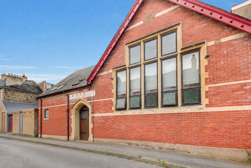 Property photo 1 of 13