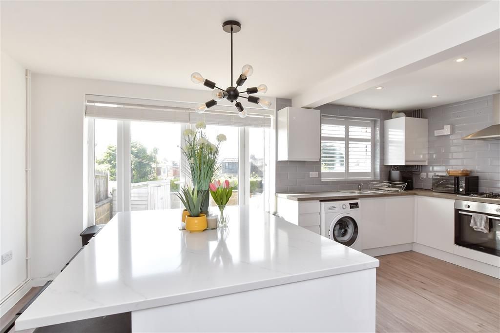 Property photo 3 of 13 Dining Area