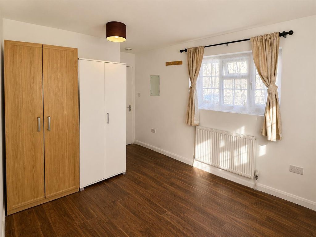 Property photo 1 of 6 Room Pic.Png