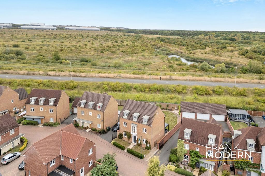 Property photo 2 of 42