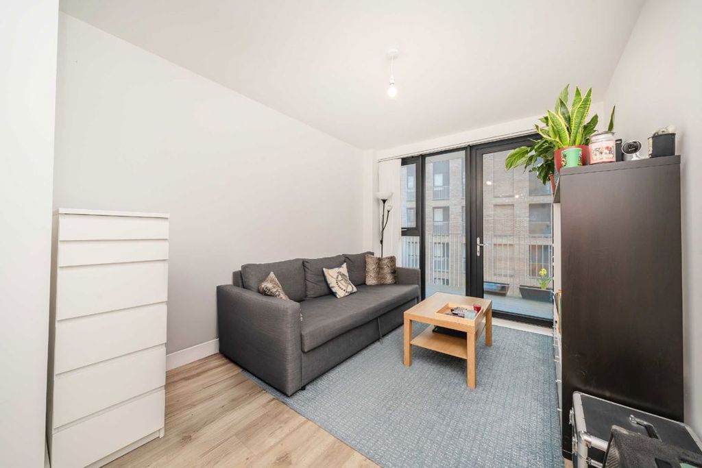 Property photo 3 of 8