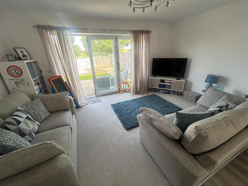 Property photo 2 of 12