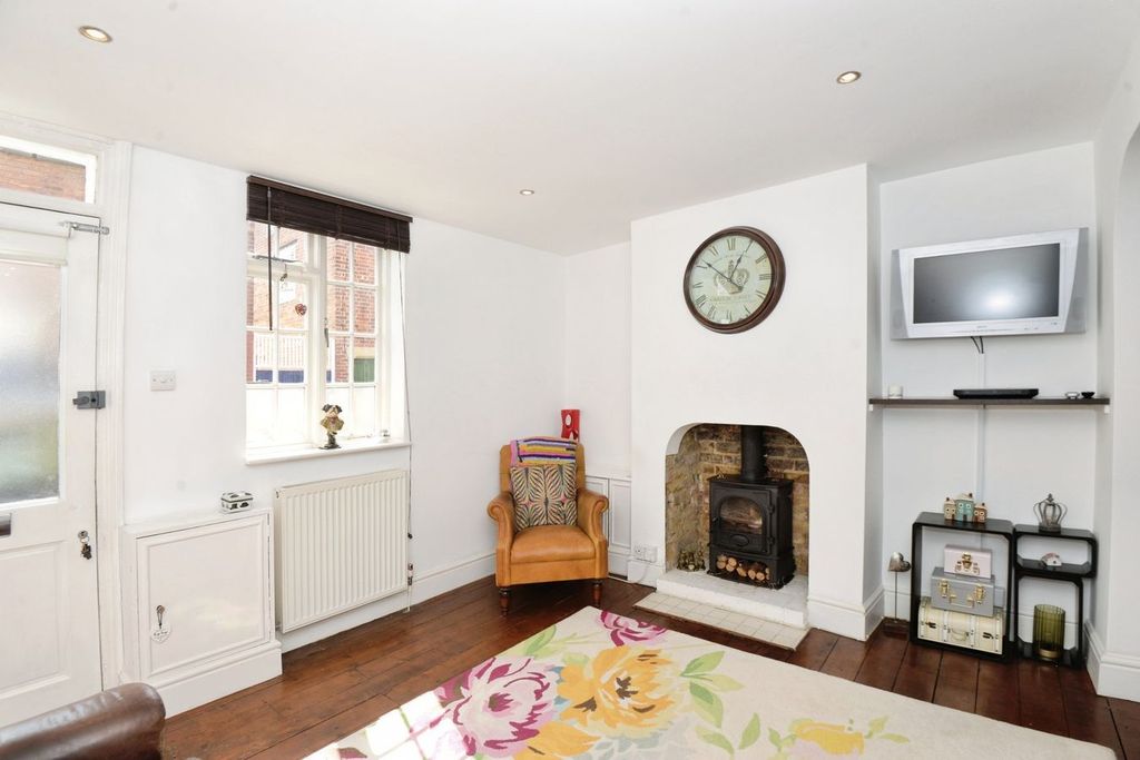 Property photo 3 of 19