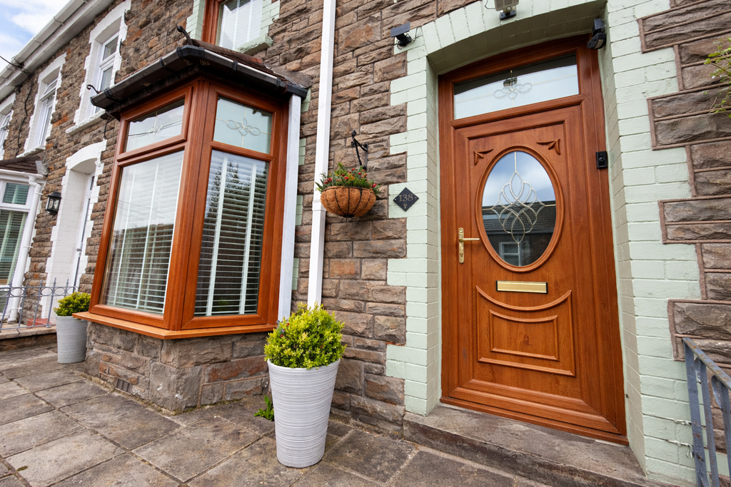 Property photo 2 of 21 Front (Exterior)