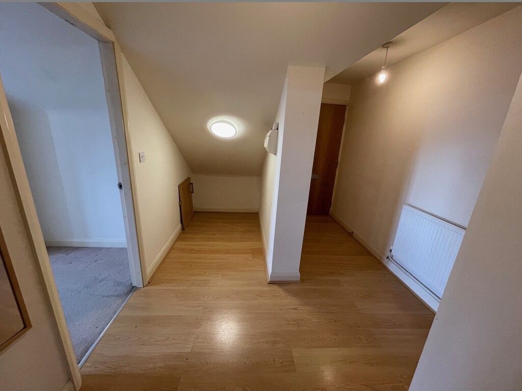 Property photo 2 of 14 Highland Court