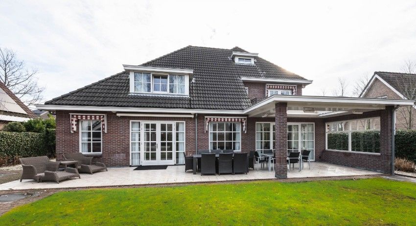 Property photo 2 of 56