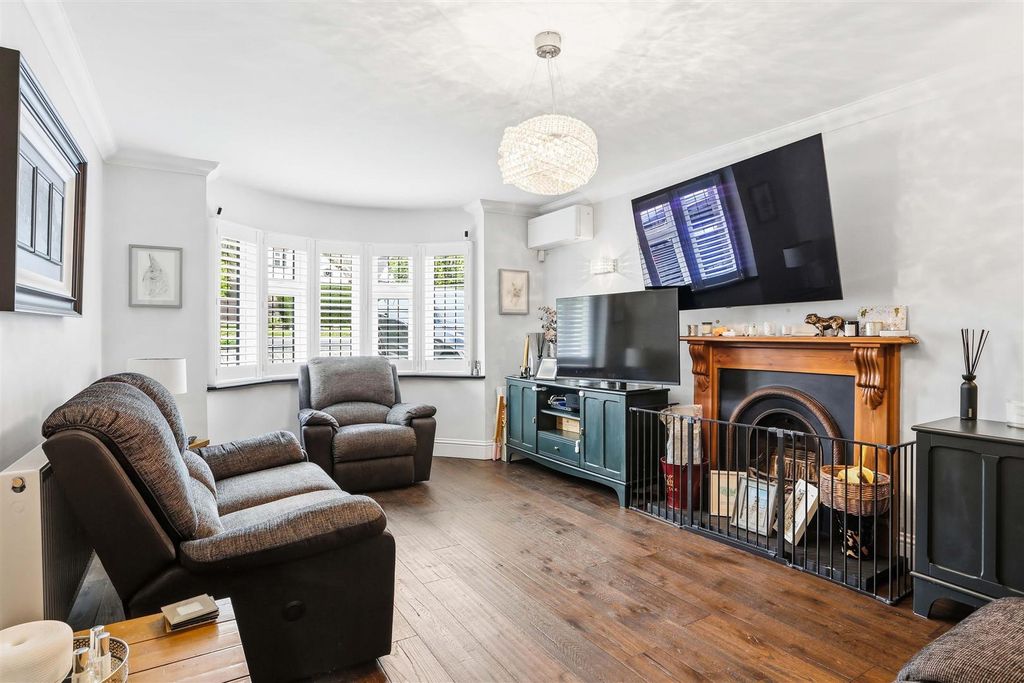 Property photo 2 of 22 1570328107 - 4.Jpg