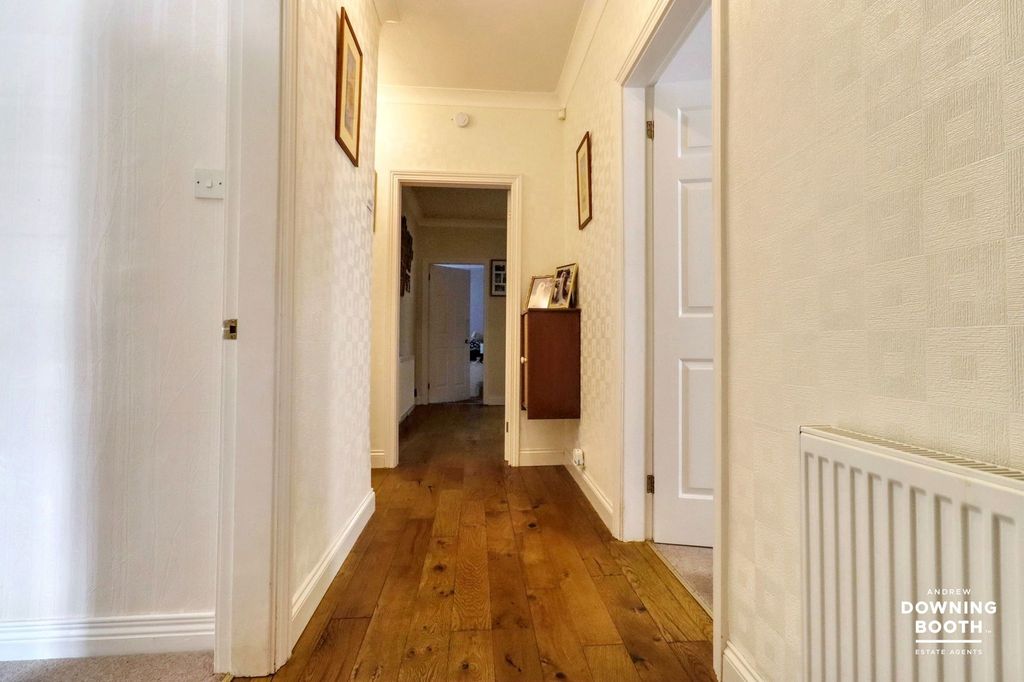 Property photo 3 of 36