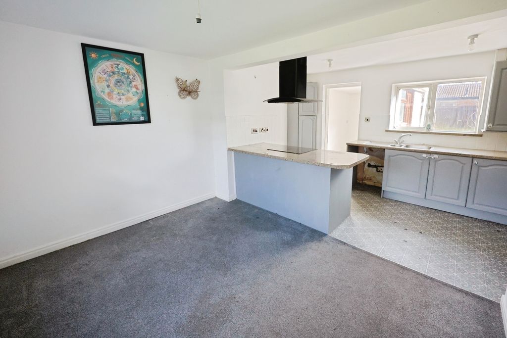 Property photo 3 of 14 Pbox-Img.Jpg