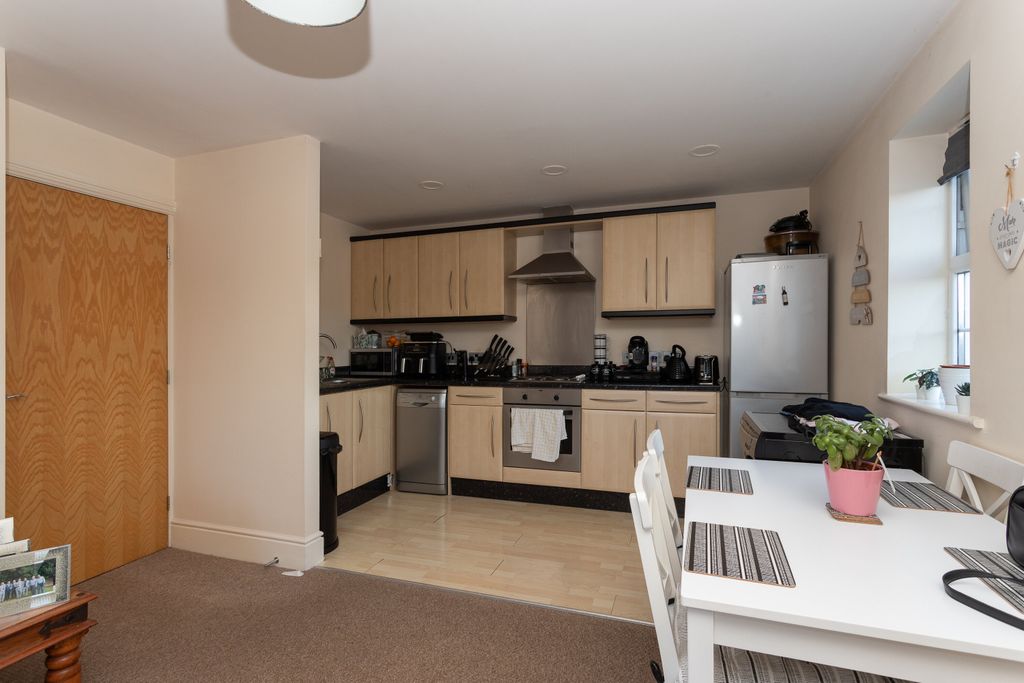 Additional image 7 of 2 bed flat for saleMoorlands Avenue West, Dewsbury WF13