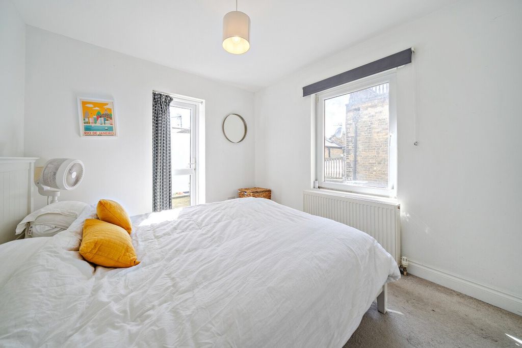 Property photo 2 of 14 Picture No. 11