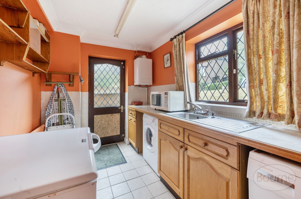 Property photo 3 of 19 1020340A-5c04-4A5...