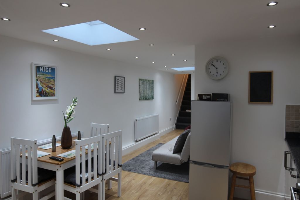 Property photo 1 of 6 2 Bedroom Flat, Greenwich Se10