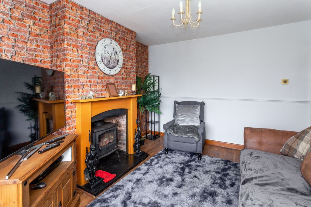 Property photo 3 of 22 Loungec