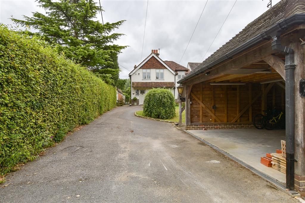 Property photo 3 of 15 Driveway/Parking