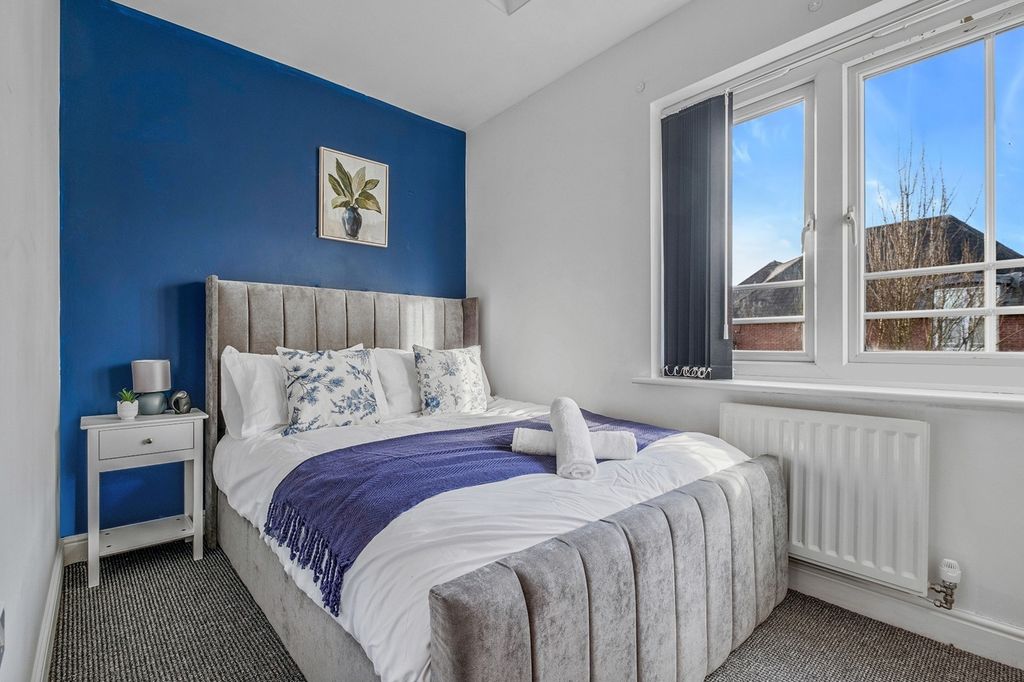 Property photo 3 of 7 Gallery