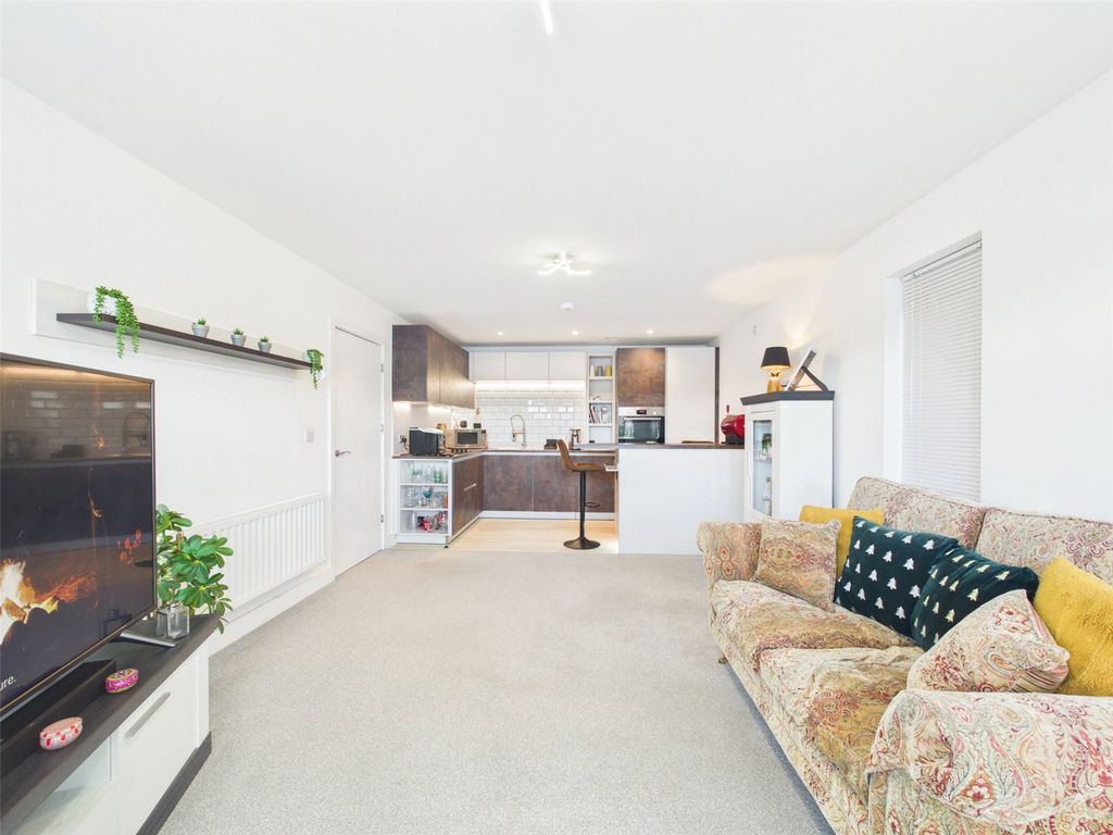 Property photo 3 of 11 Picture No. 10
