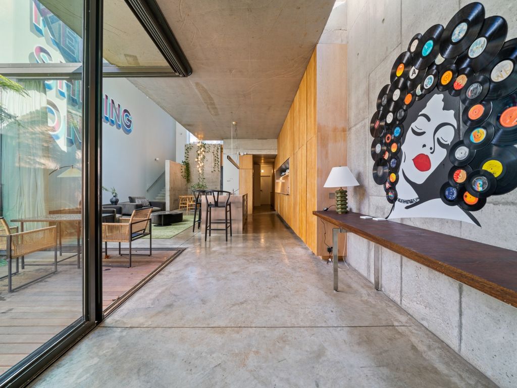 Property photo 1 of 19 4712863