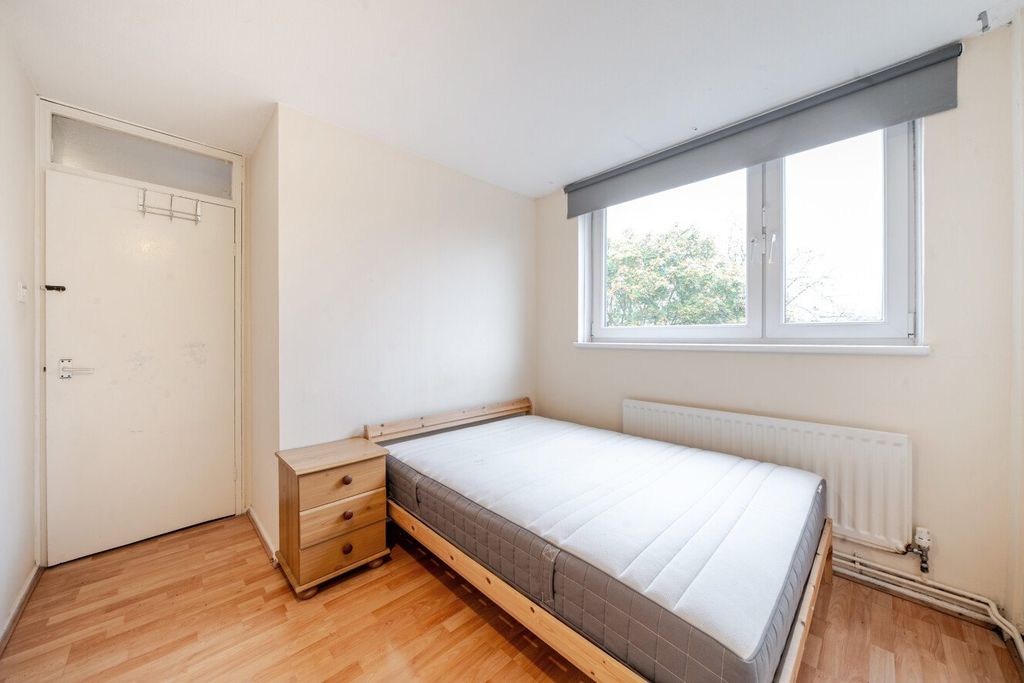 Property photo 3 of 11 Picture No. 12