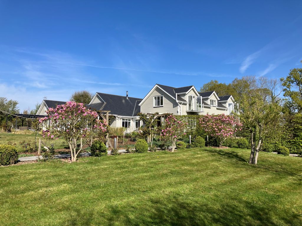 Property photo 1 of 35