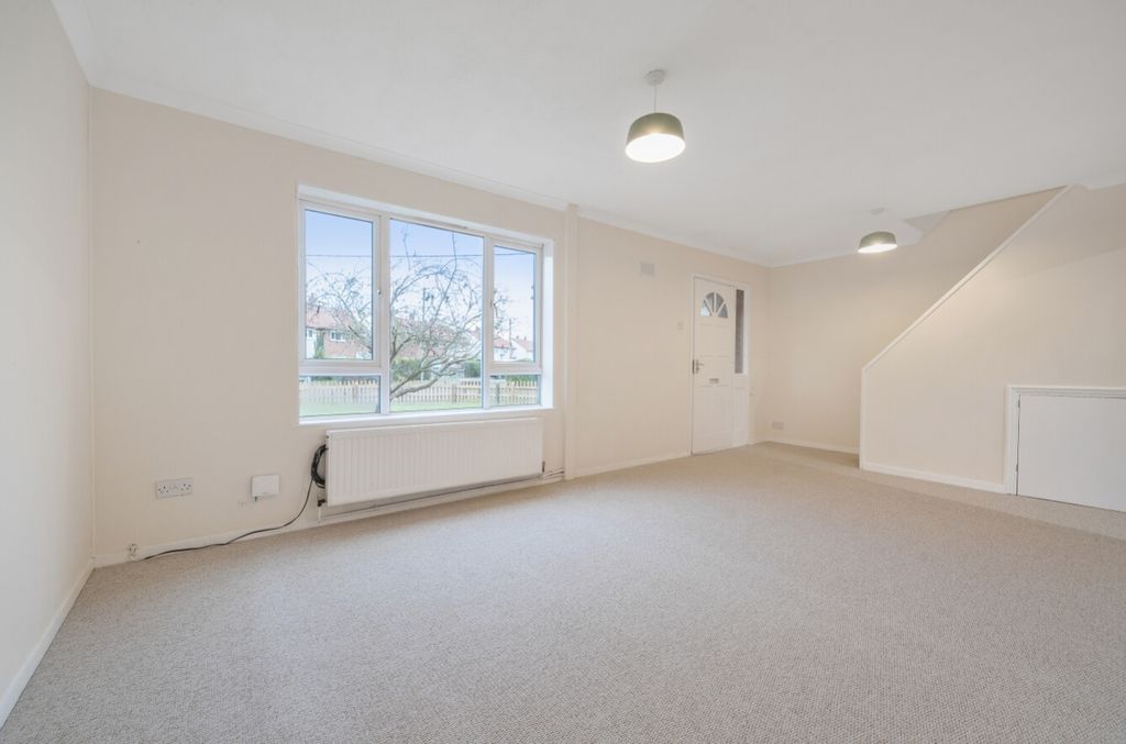 Property photo 2 of 23 1381954-12-691Ca77A2B110